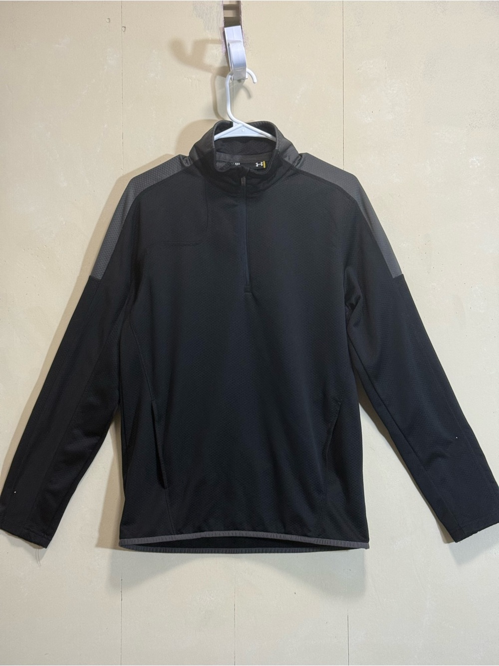 Under Armour Black Men’s Sz M Quarter-Zip Performance Pullover